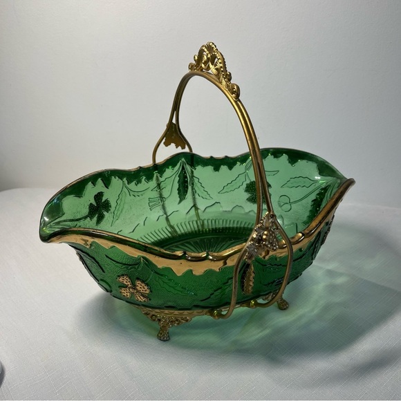 ANTIQUE Bride’s Basket Gilt Glass Bowl with Victorian Silver Plate stand. - Picture 11 of 11
